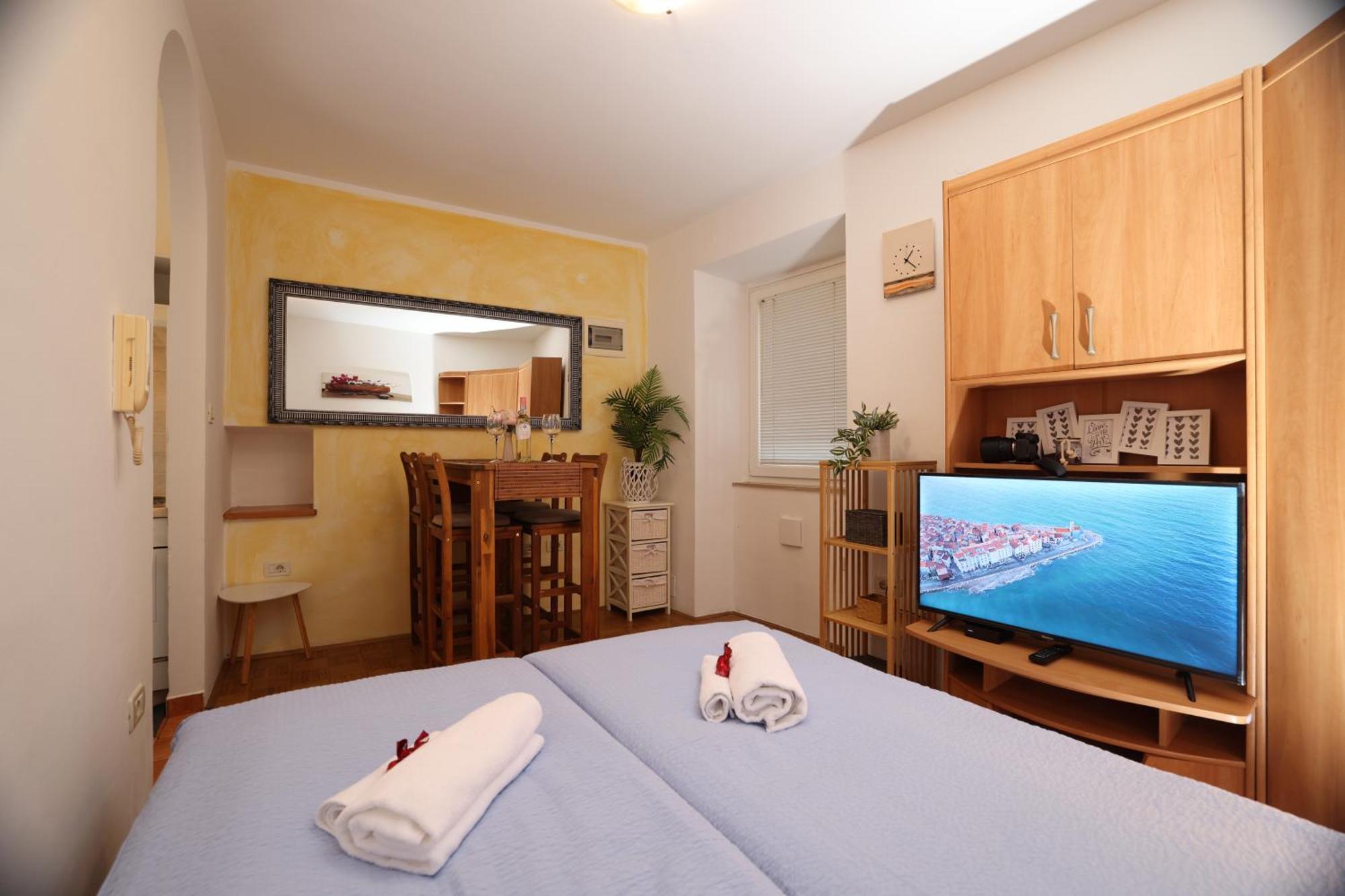 Mhouse Apartment Piran Bagian luar foto